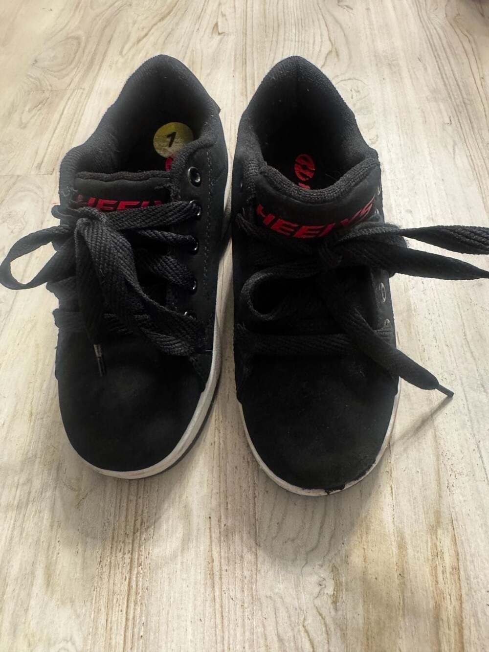 Heelys Propel 2.0 Black and Red Youth Size 1 Roller Shoes Sneakers - See Photos